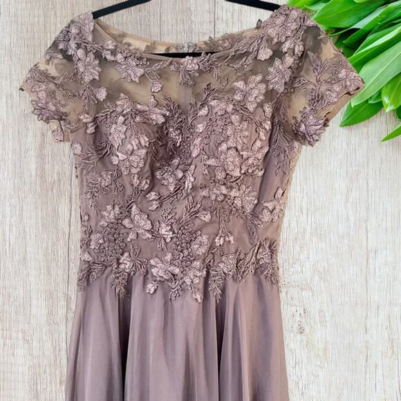NWT La Femme Floral Embroidery Chiffon Gown Dark Mauve 8 MSRP $460 - Picture 4 of 5